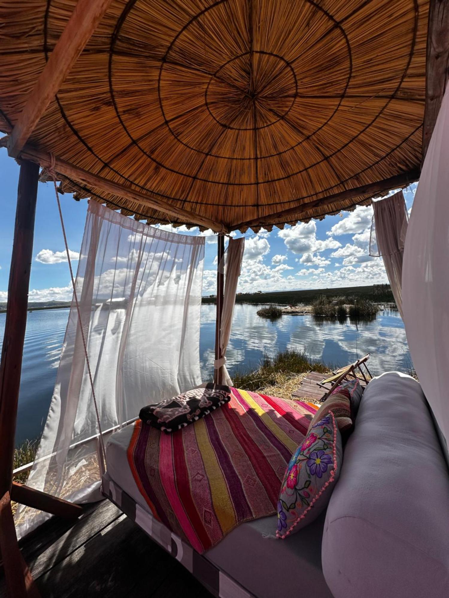 Uros Waliski Lodge Puno Exterior foto