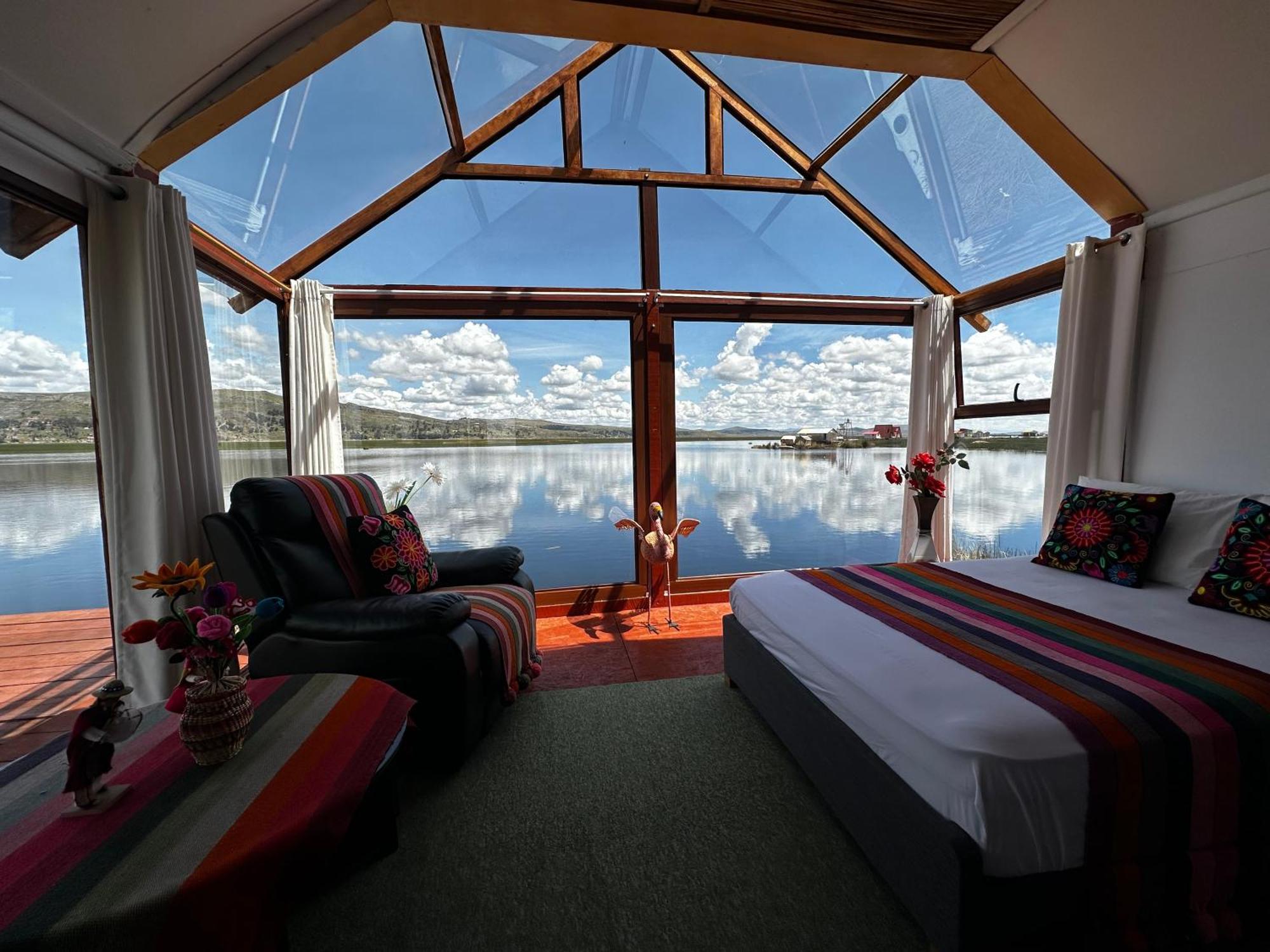 Uros Waliski Lodge Puno Exterior foto